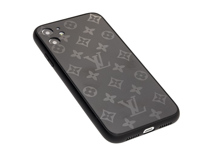 Чехол для iPhone 11 glass LV черный