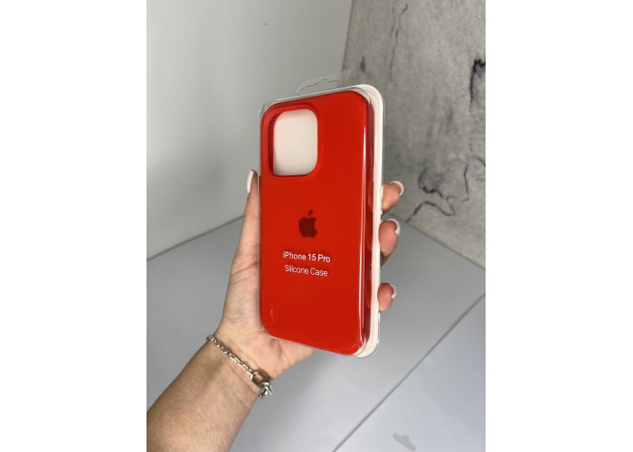 Силиконовый чехол c закрытым низом Apple Silicone Case Red для iPhone 15 Pro