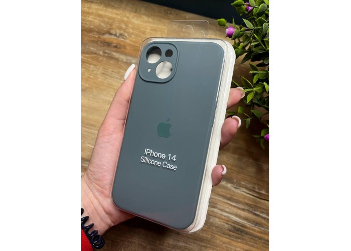 Силиконовый чехол c закрытой камерой Apple Silicone Case Pine green для iPhone 14